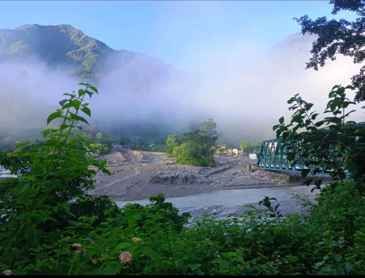 Qcent Woods Resort & Spa, Rishikesh Rishīkesh Exterior foto