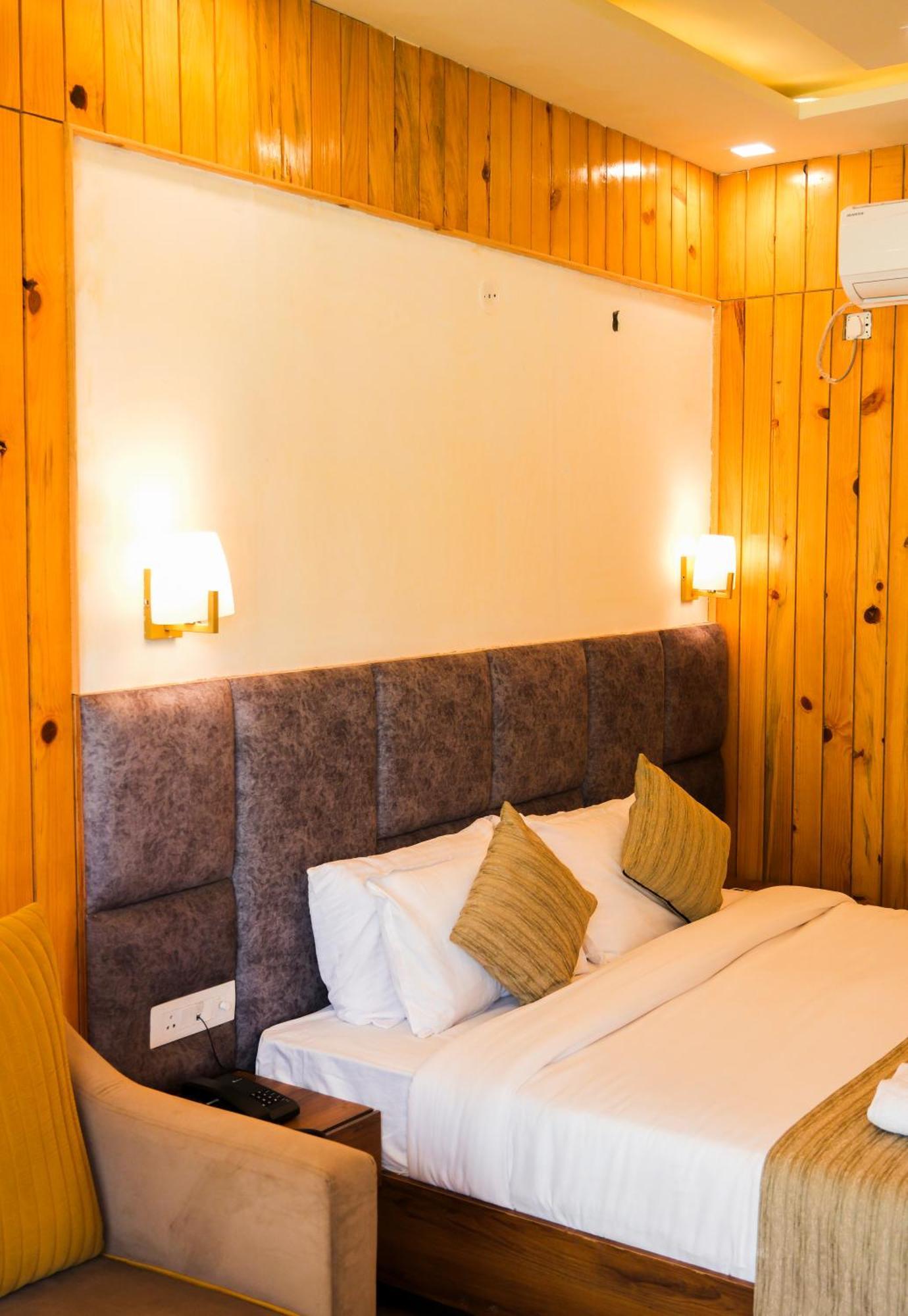 Qcent Woods Resort & Spa, Rishikesh Rishīkesh Exterior foto